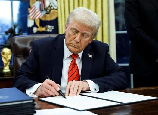 Trump đã ký sắc lệnh tăng thuế đối với thép và nhôm. 